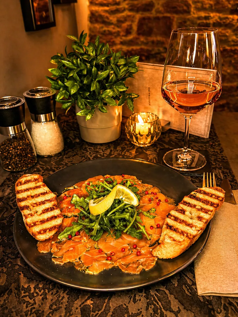 Lachscarpaccio mit Roséwein
